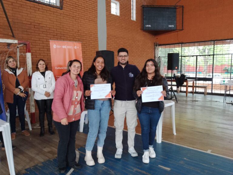Lee más sobre el artículo Centro Figari Artigas presente en la Feria de Clubes de Ciencia 2023