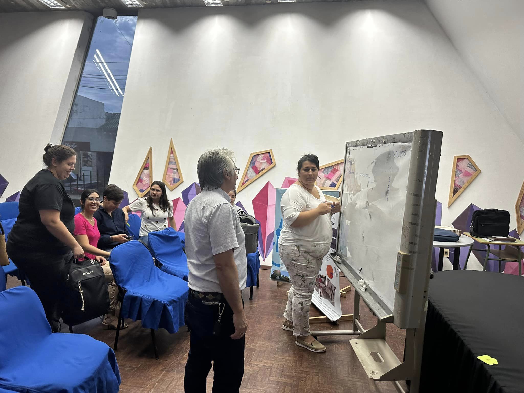 En este momento estás viendo Coordinación de Centro y Acercamiento a los Clubes de Ciencia
